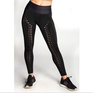 BELOFORTE Black Lennox Leggings Size M